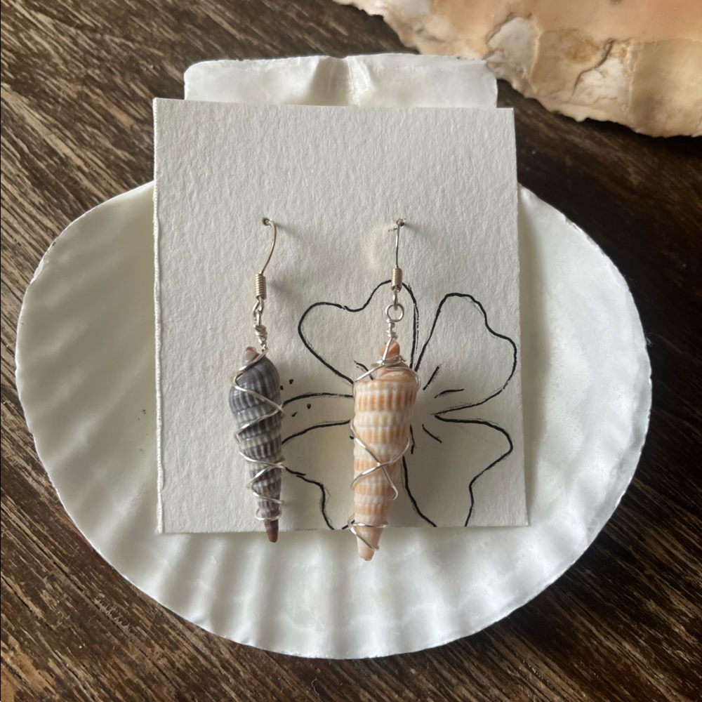 Handmade shell earrings 🐚